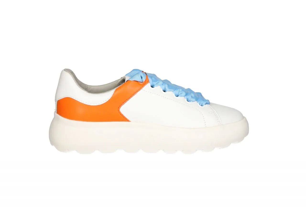 Sneaker Piel Blanco Penelope Cruz Trasera Naranja Cinta Celeste Plataforma