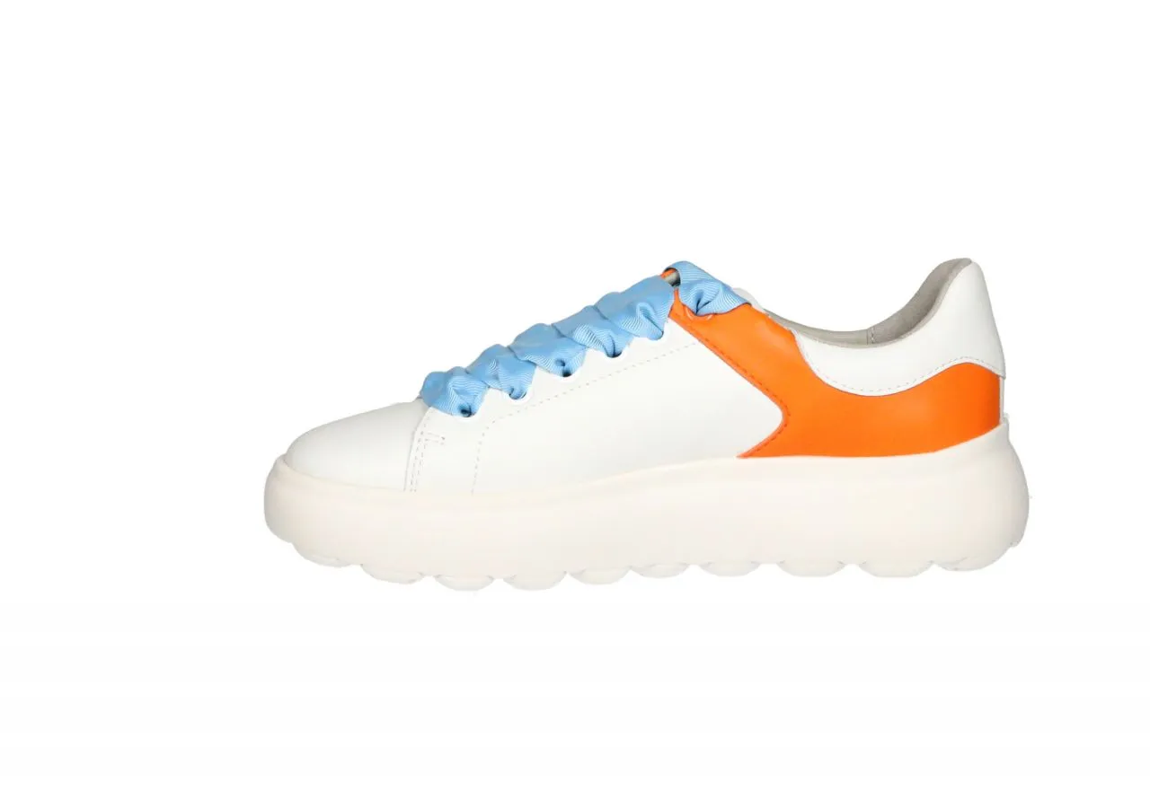 Sneaker Piel Blanco Penelope Cruz Trasera Naranja Cinta Celeste Plataforma