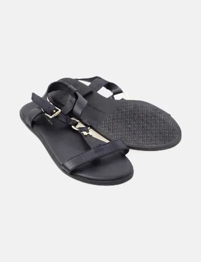 Tommy Hilfiger Sandalia negra tiras