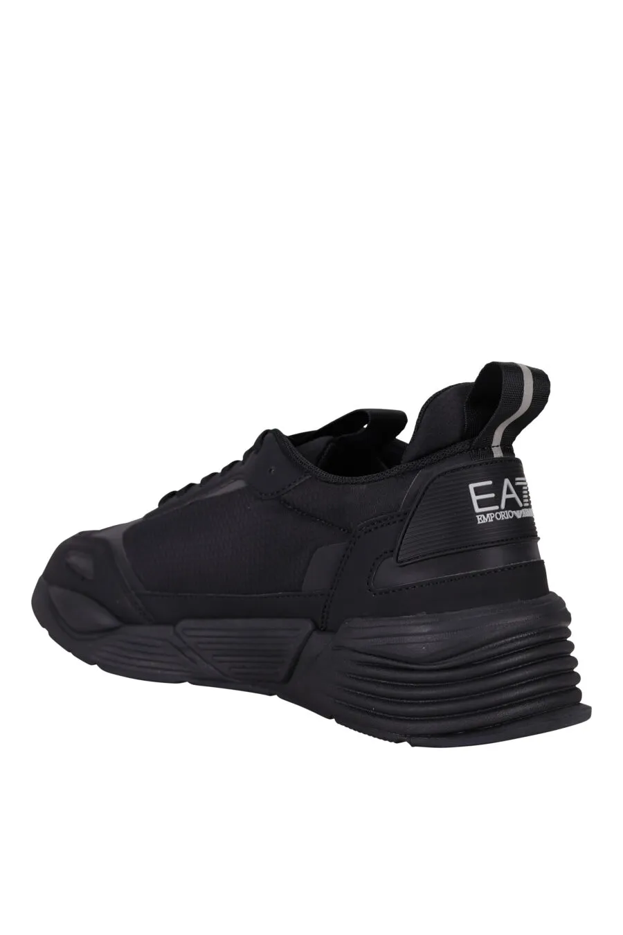 Zapatillas deportivas negras con logo 